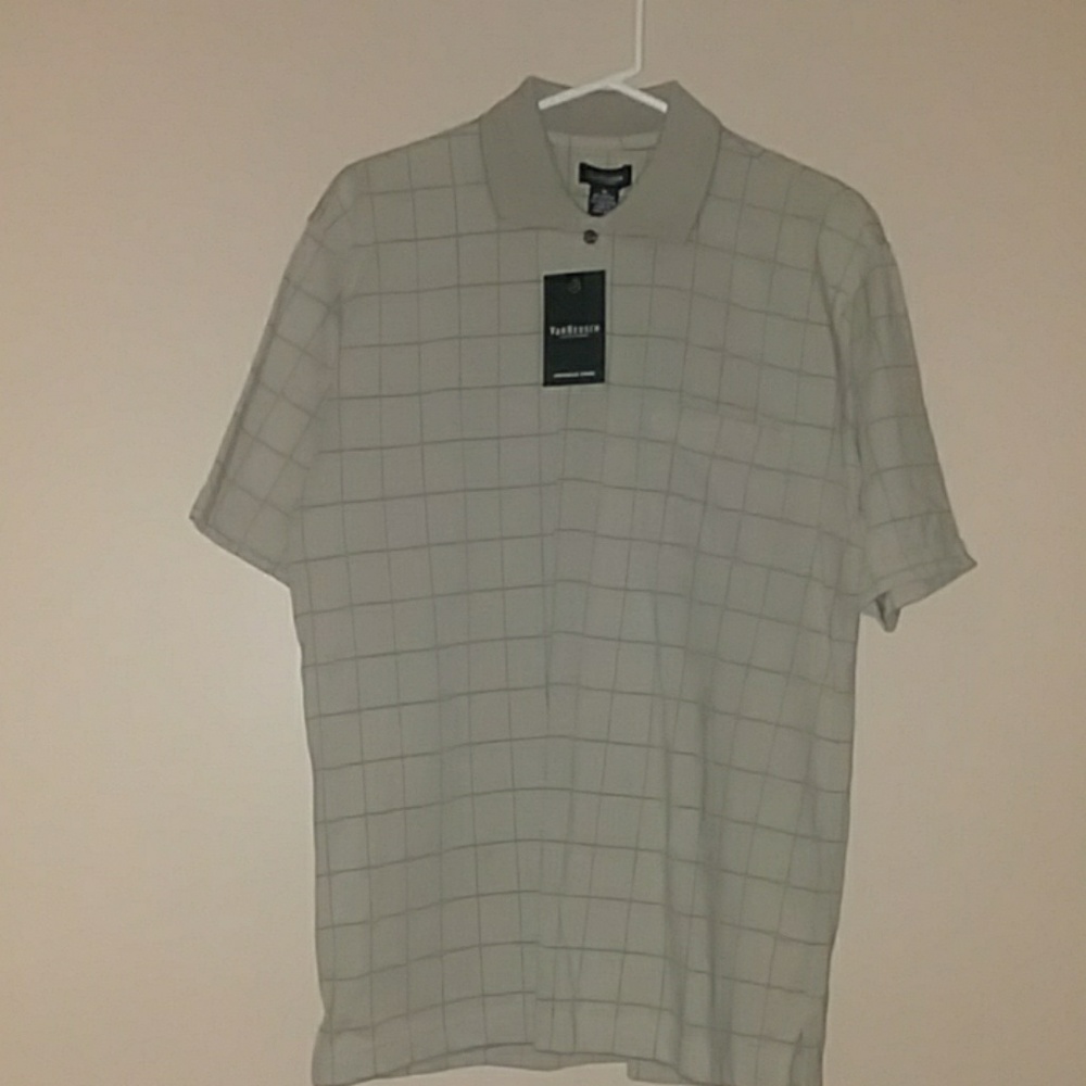 Van Heusen Short Sleeve Shirt Size: Medium
